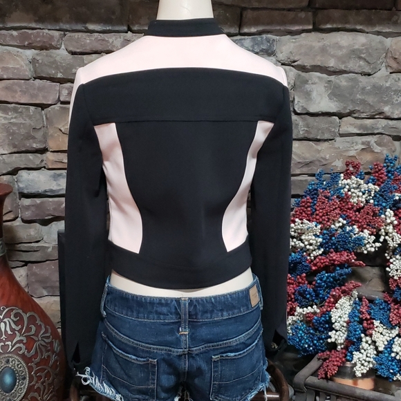 NEW!! BCBGMAXAZRIA CROPPED JACKET sz XXS - Picture 2 of 8